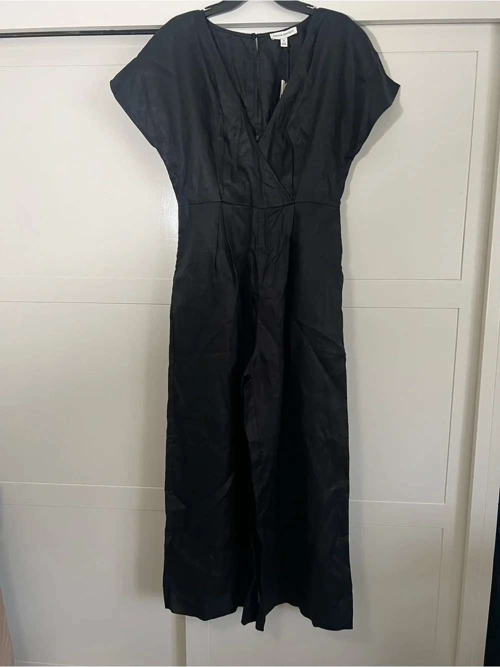 NWT Banana Republic Black Linen V Neck Jumpsuit Size 6 tall